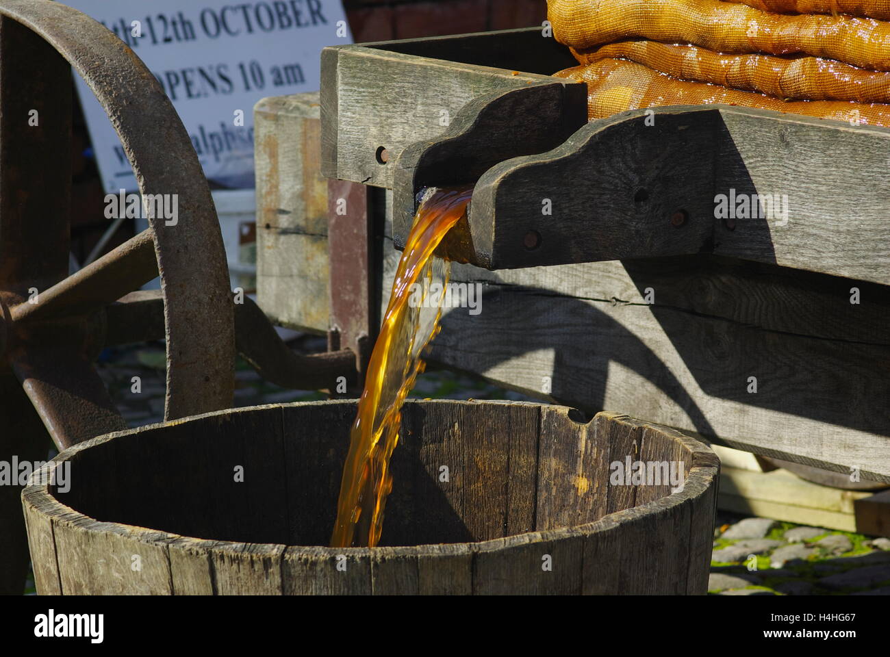 Cider Pressing Demonstration Stock Photo Alamy