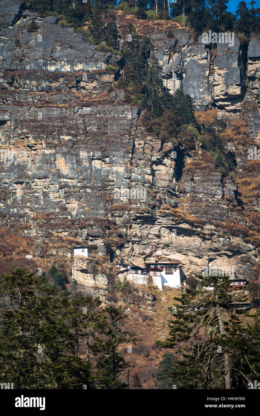 Kila Nunnery, a remote Buddhist nunnery perched on cliff above 3000 m altitude near Cheli La in the Buddhist Kingdom of Bhutan Stock Photo