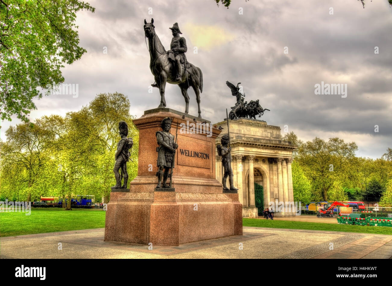 The famous wellington arch hyde park corner hires stock photography and images Alamy