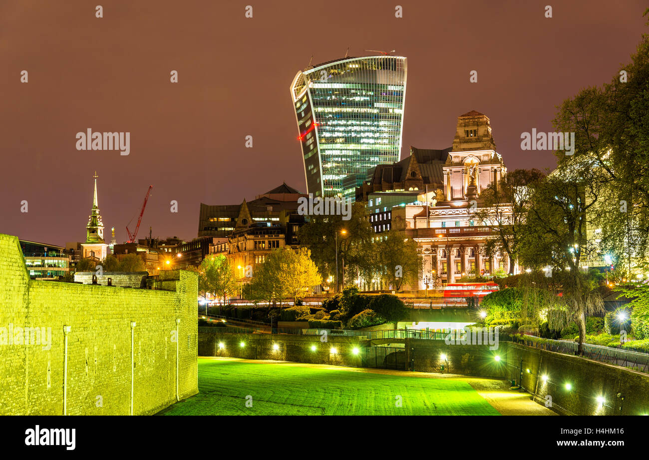 View of Tower Hill and walls of the Tower of London Stock Photo Alamy