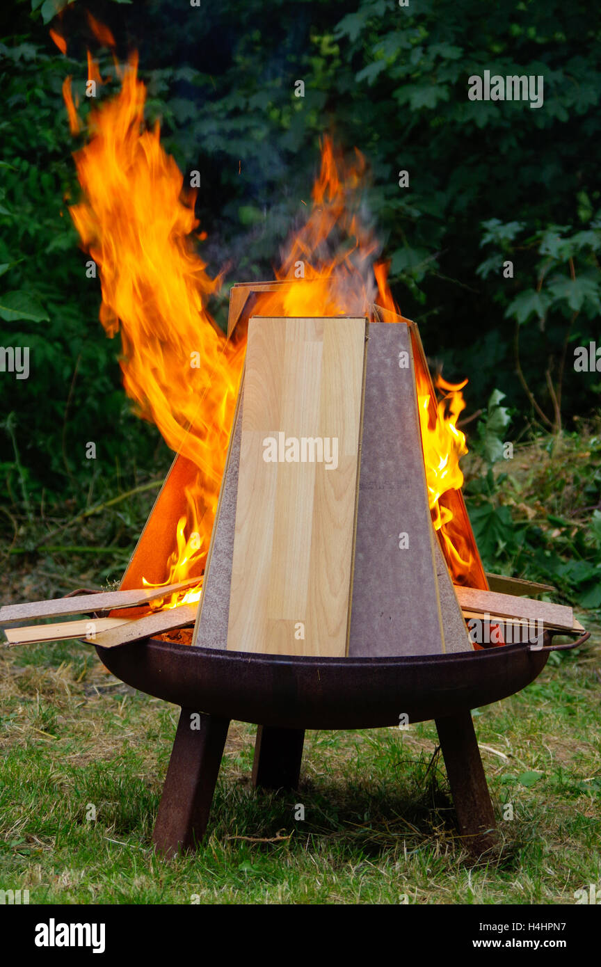 Burning wood panels hi-res stock photography and images - Alamy