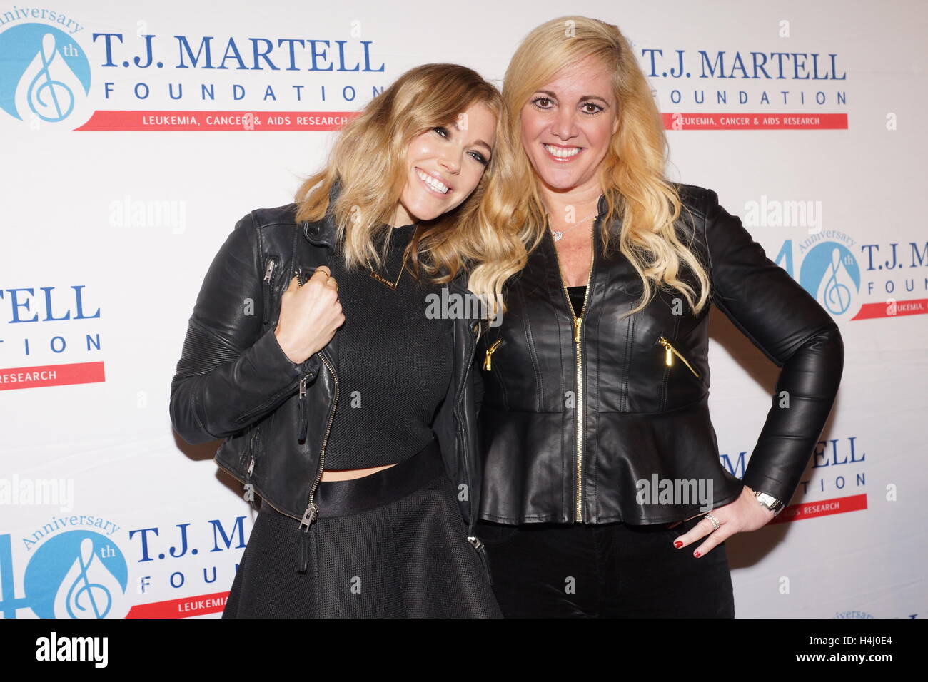 L-R) Rachel Platten and honoree Alissa Pollack at T.J. Martell Foundation's  16th Annual New York Family Day in Brooklyn, New York at Brooklyn Bowl on  December 13, 2015 Stock Photo - Alamy