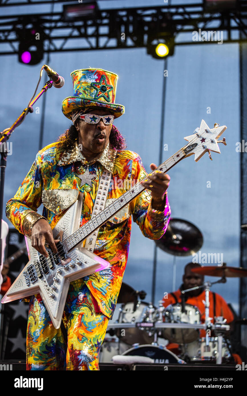 William Earl Bootsy Collins Of Bootsy Collins Rubber Band Performs At Riot Fest On Sunday August 30th 15 At The National Western Complex In Denver Co Stock Photo Alamy William Earl Bootsy Collins Of Bootsy Collins Rubber Band Performs At Riot Fest On Sunday August 30th 15 At The National Western Complex In Denver Co Stock Photo Alamy