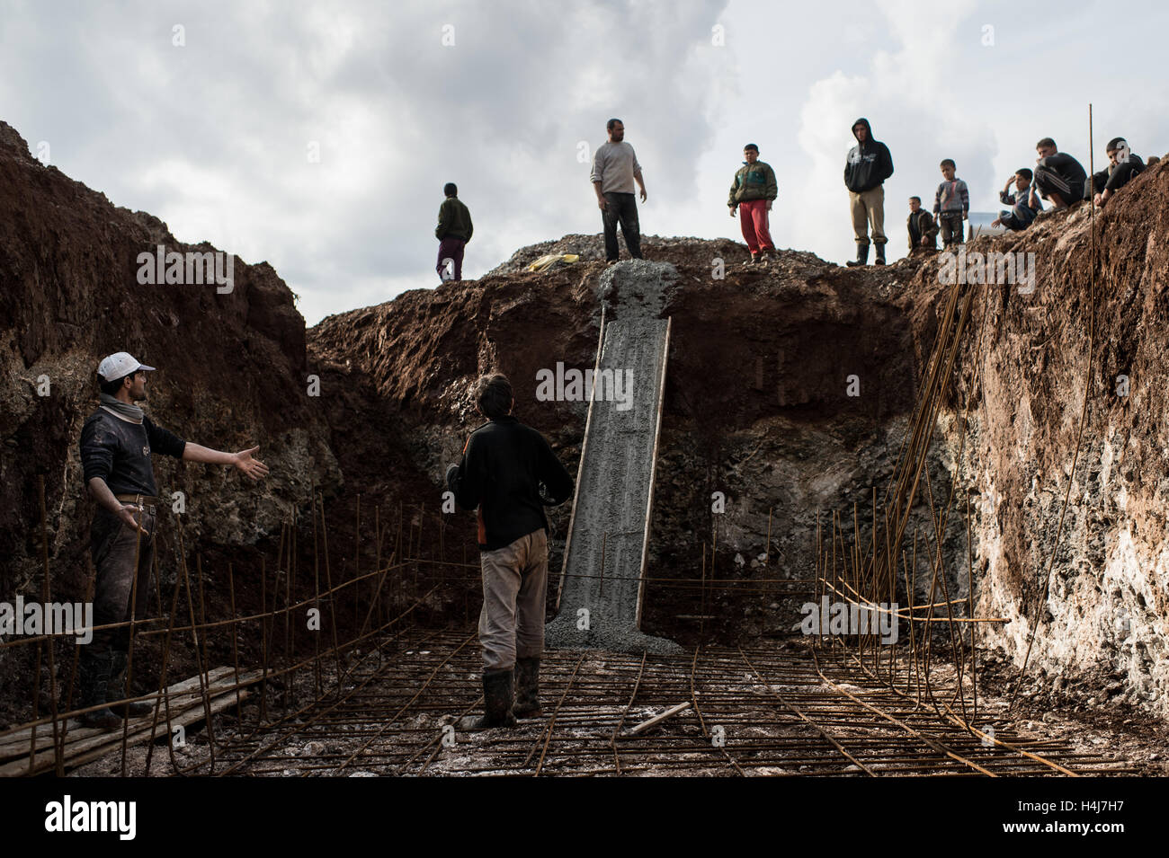 Construction workers syria hi-res stock photography and images - Alamy