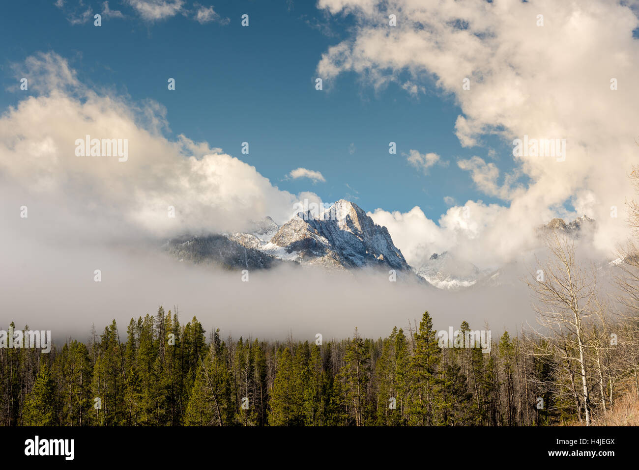 Beautiful fog in mountain hi-res stock photography and images - Alamy