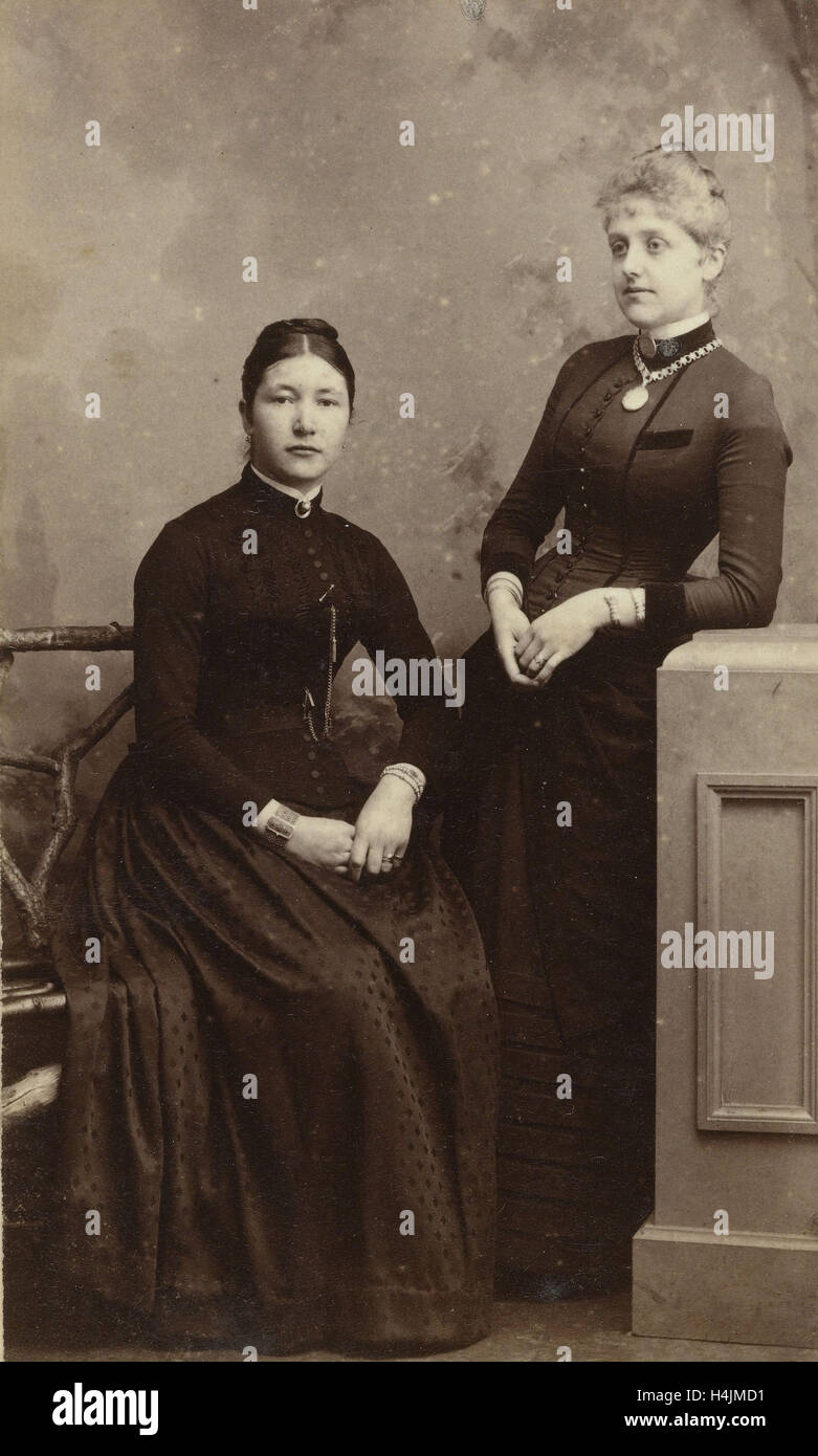 Portrait of two women, D.J. Boom, after 1893 Stock Photo