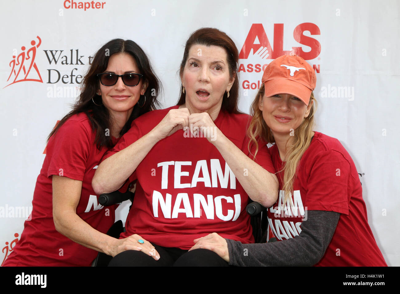 Los Angeles, Ca, USA. 16th Oct, 2016. Courteney Cox, Nanci Ryder, Renee