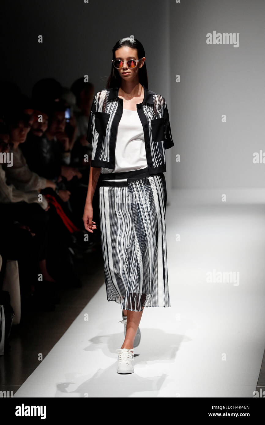Tokyo, Japan. 17th October, 2016. A model wearing Hong Kong fashion designs  walks down the runway during a special Fashion Hong Kong 2017 Spring/Summer  Collection show as part of Amazon Fashion Week