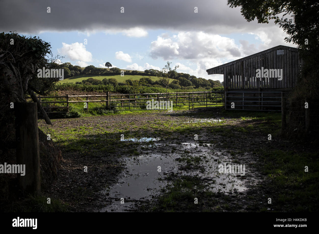Farm building dunsford hires stock photography and images Alamy