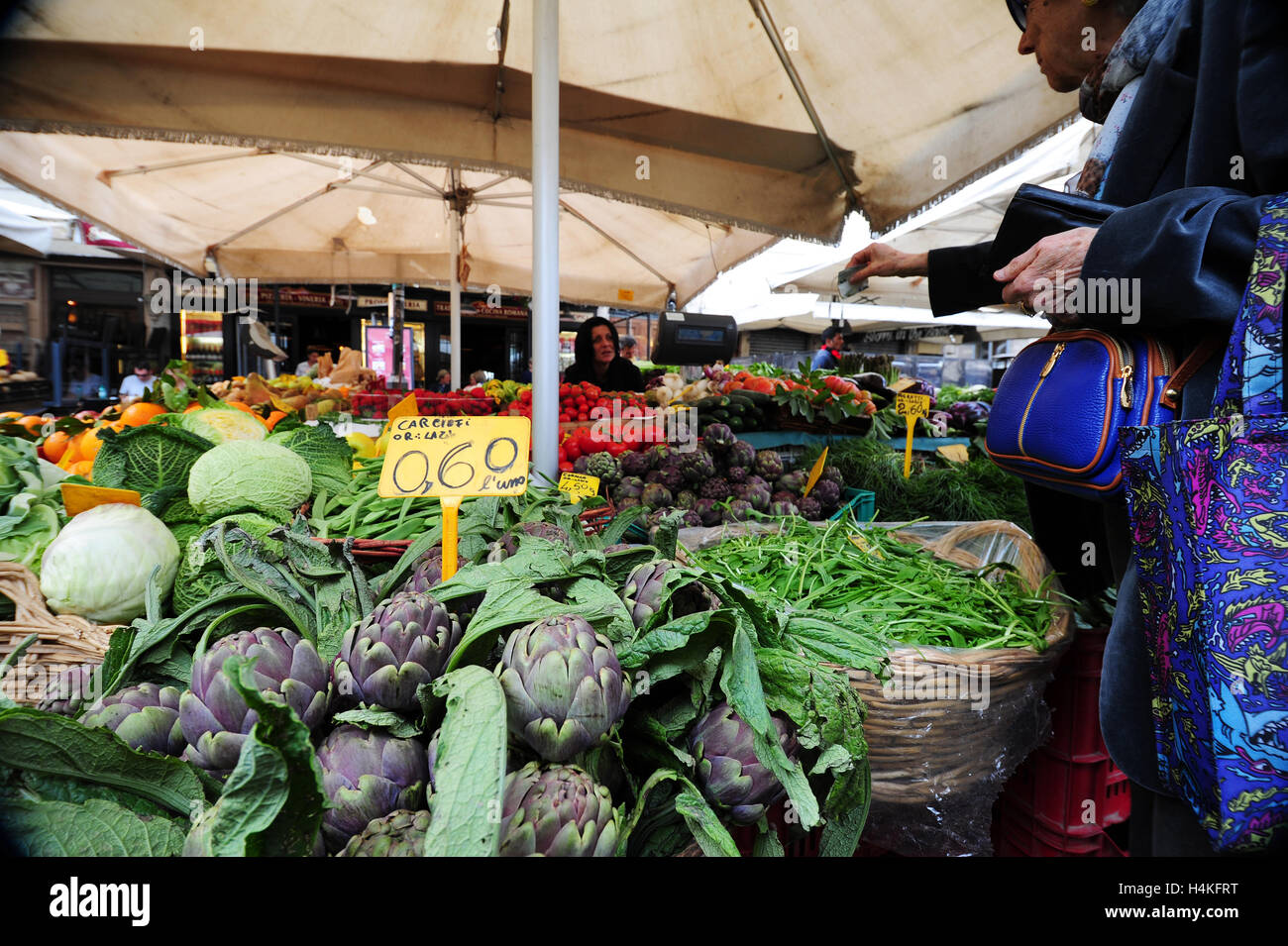 Roman artichokes take the lion's share in any spring market in Rome