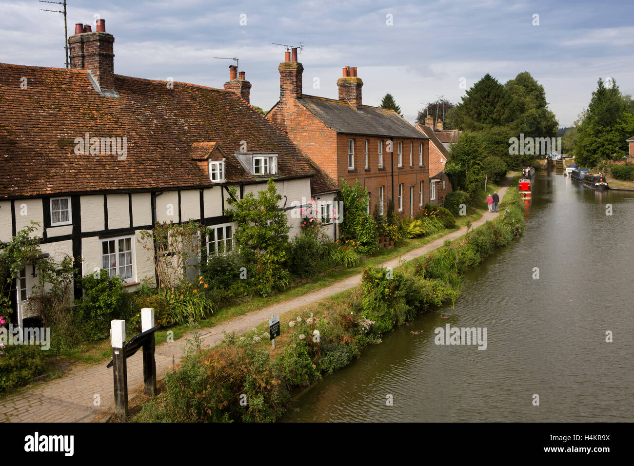 England, Berkshire, Hungerford, old houses beside and Avon Canal