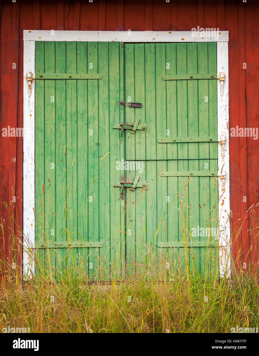 Image of green barn doors Stock Photo Alamy