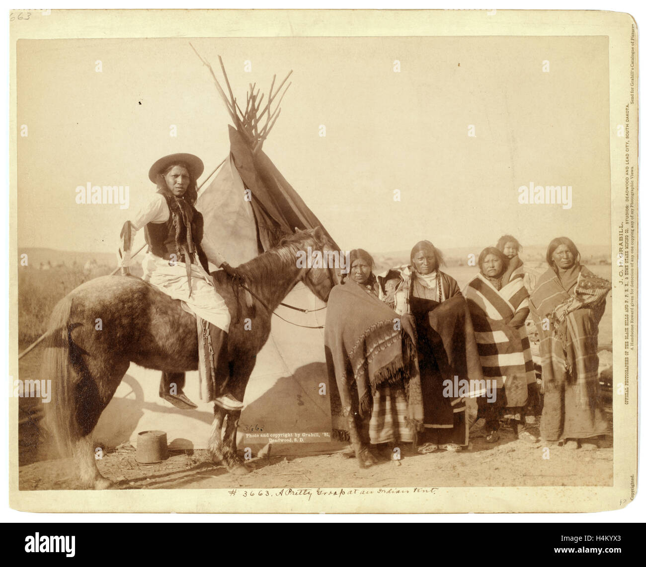 American indian tent hi-res stock photography and images - Alamy