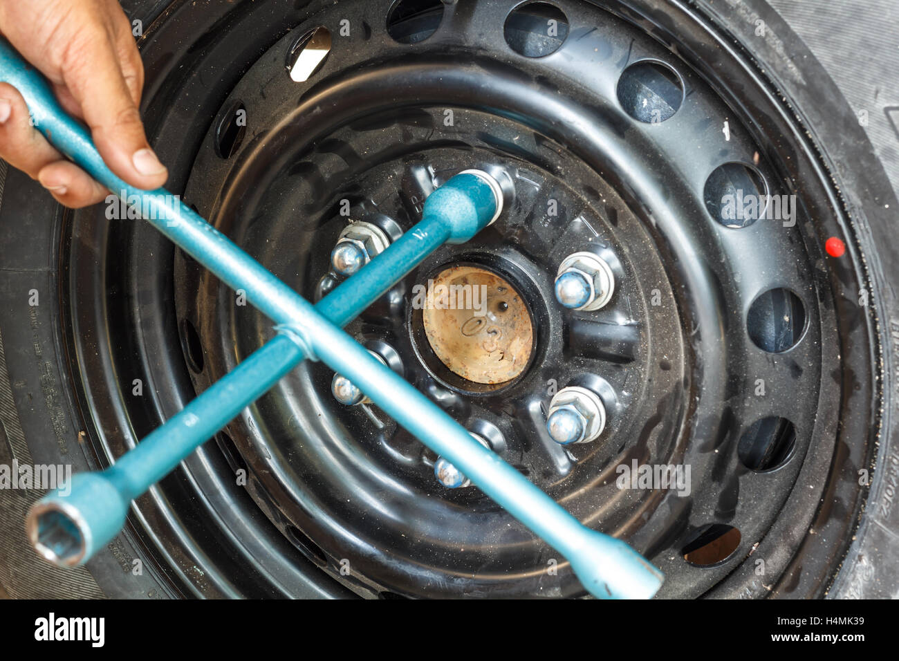 Torque wrench mechanic wheel hires stock photography and images Alamy