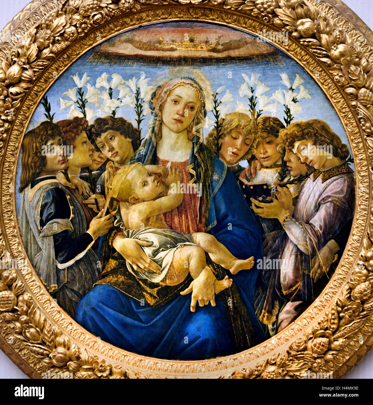 Mary with the child and singing angels 1477 Sandro Botticelli (1445-1510) Italy Italian Stock Photo