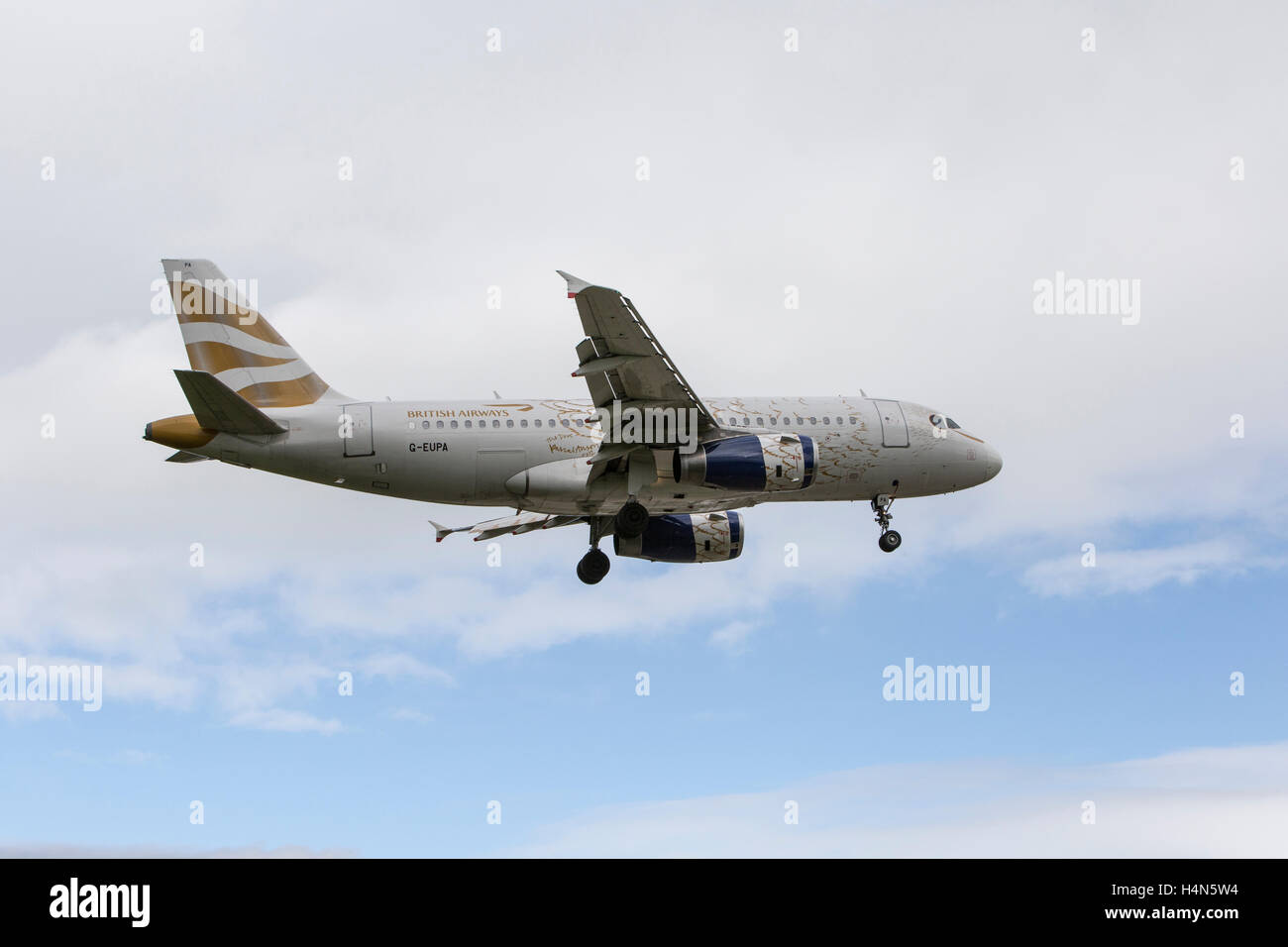 British Airways Airbus A319-131 landing at Leeds Bradford Airport Stock Photo