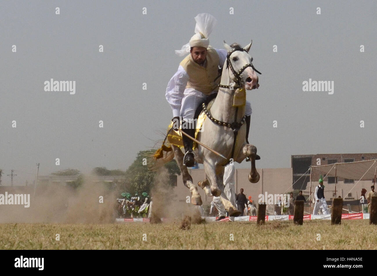 Lahore, Pakistan. 17th Oct, 2016. Pakistani horse rider player in Stock