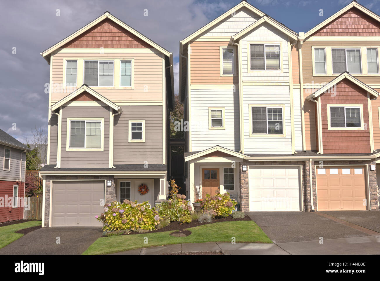 Family homes in a row in Gresham Oregon Stock Photo Alamy