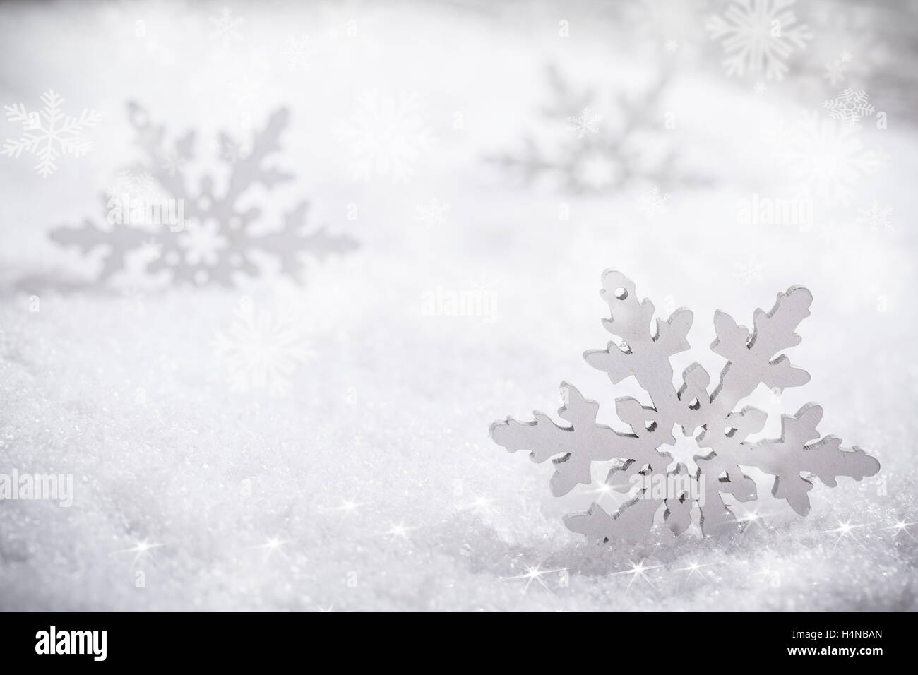 Artificial snow flakes hi-res stock photography and images - Page