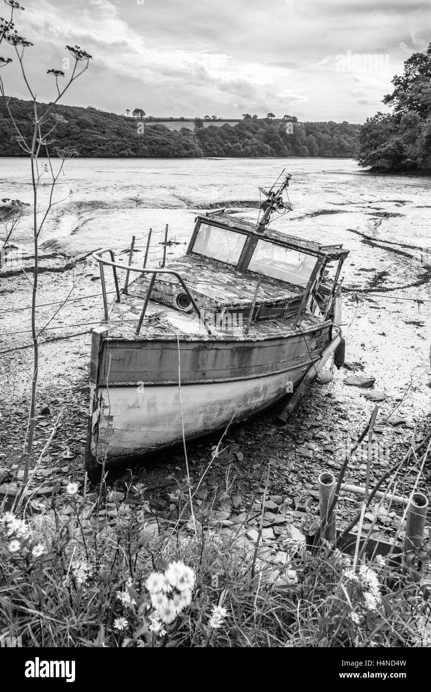 St. Clement village river bank Stock Photo Alamy