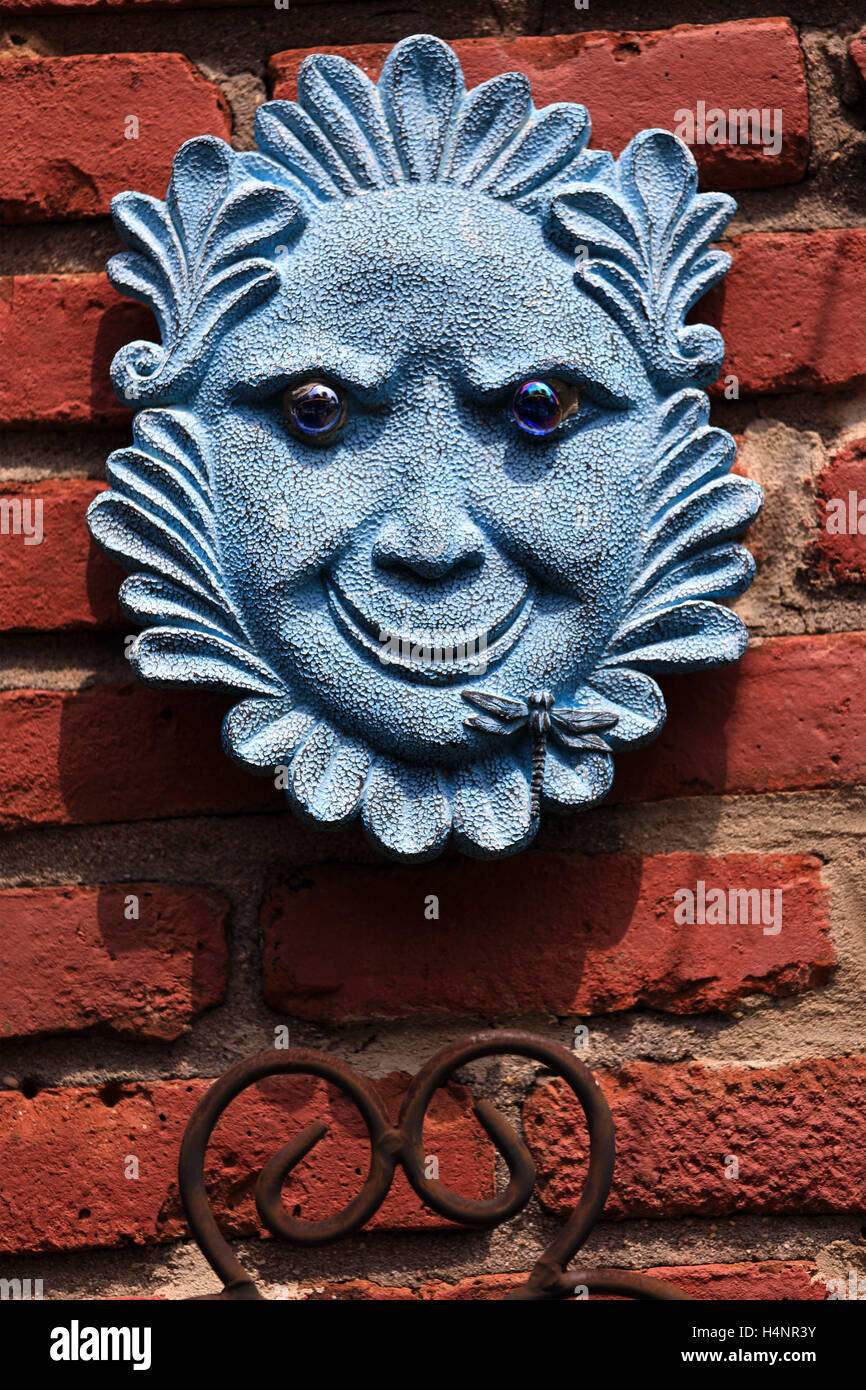 Decorative garden wall hires stock photography and images Alamy