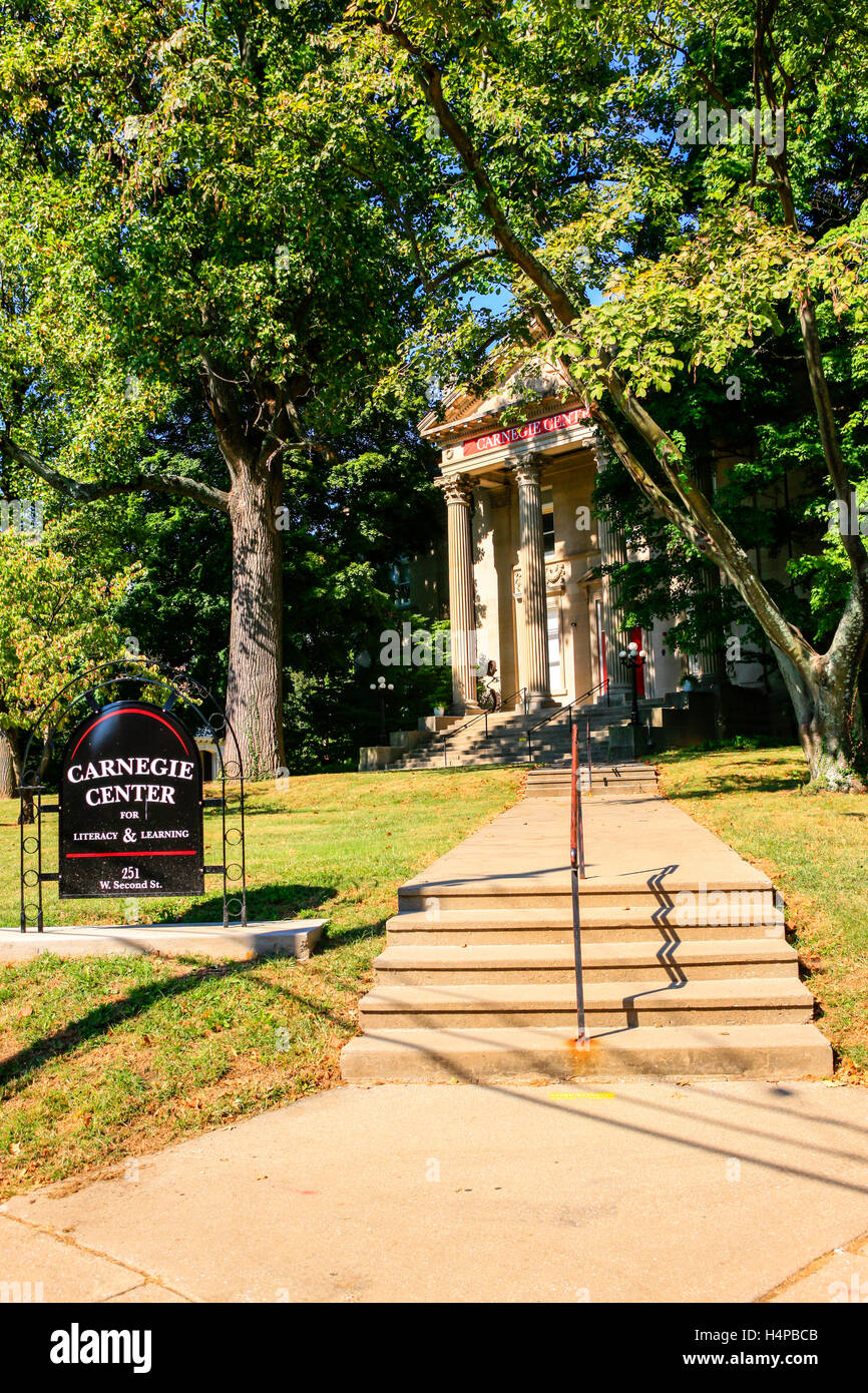 The Carnegie Center for Literacy & Learning building in Gratz Park