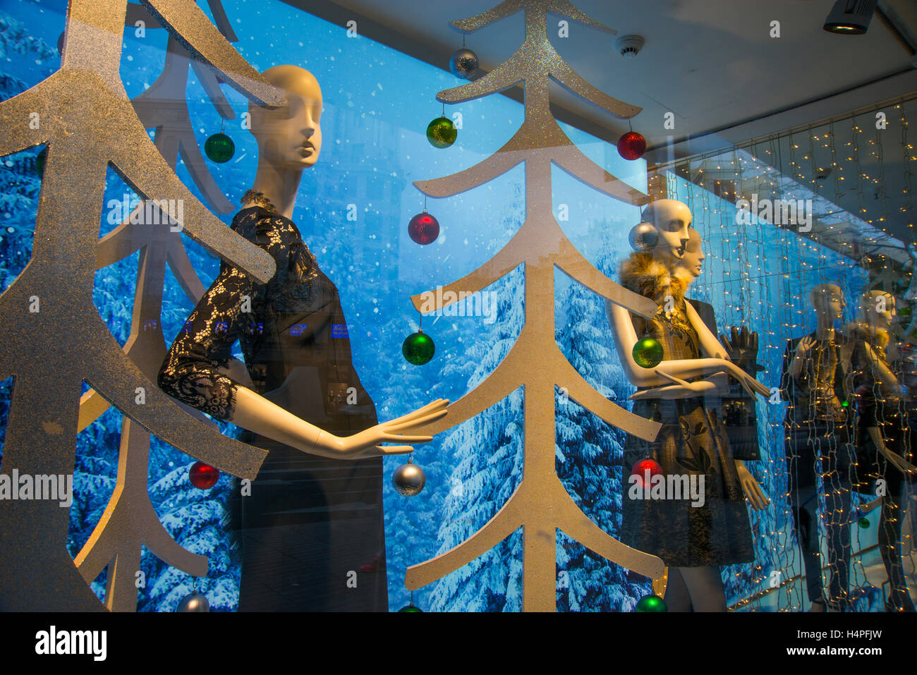 Moda de navidad hi res stock photography and images Alamy