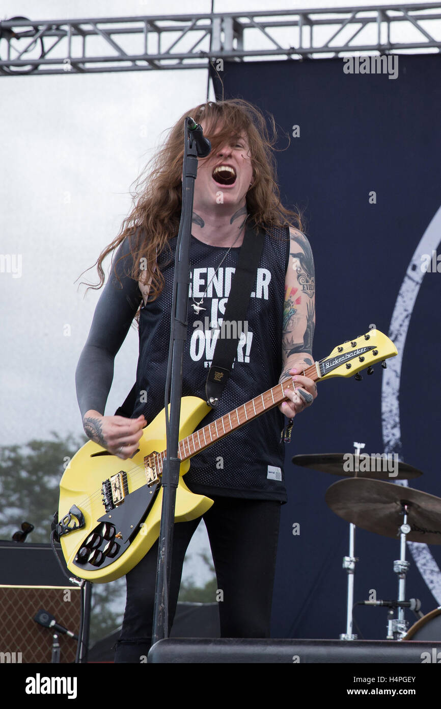 Against Me! Singer Tom Gabel Comes Out as Transgender - SPIN