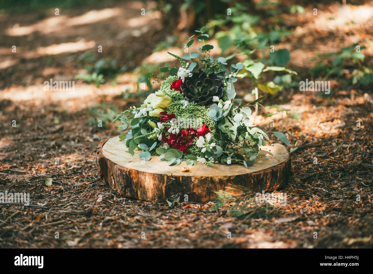 Forest flower bouquet hi-res stock photography and images - Alamy
