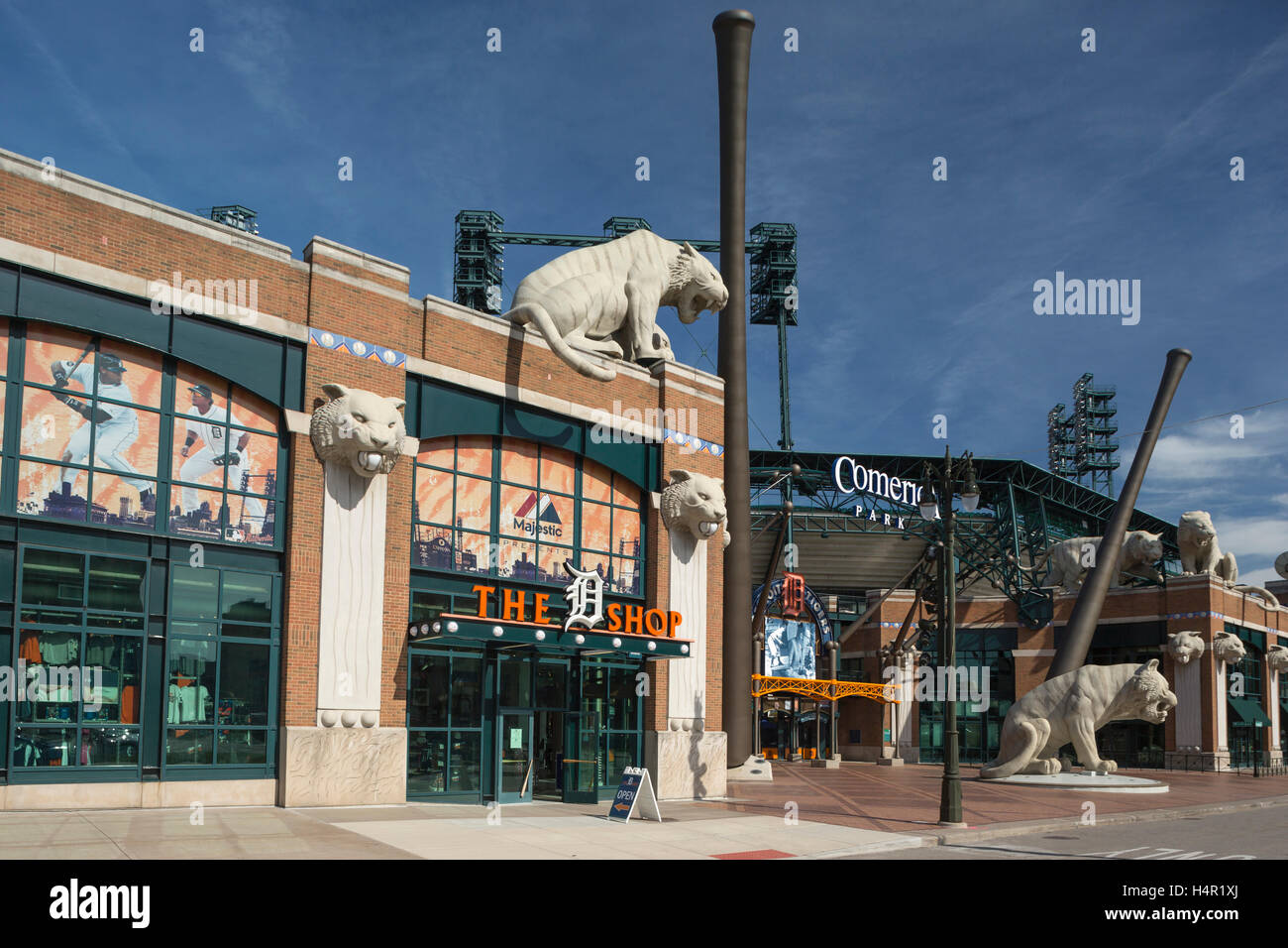 TIGER ENTRANCE STATUES (©MICHEAL KEROPIAN 2000) COMERICA PARK BASEBALL