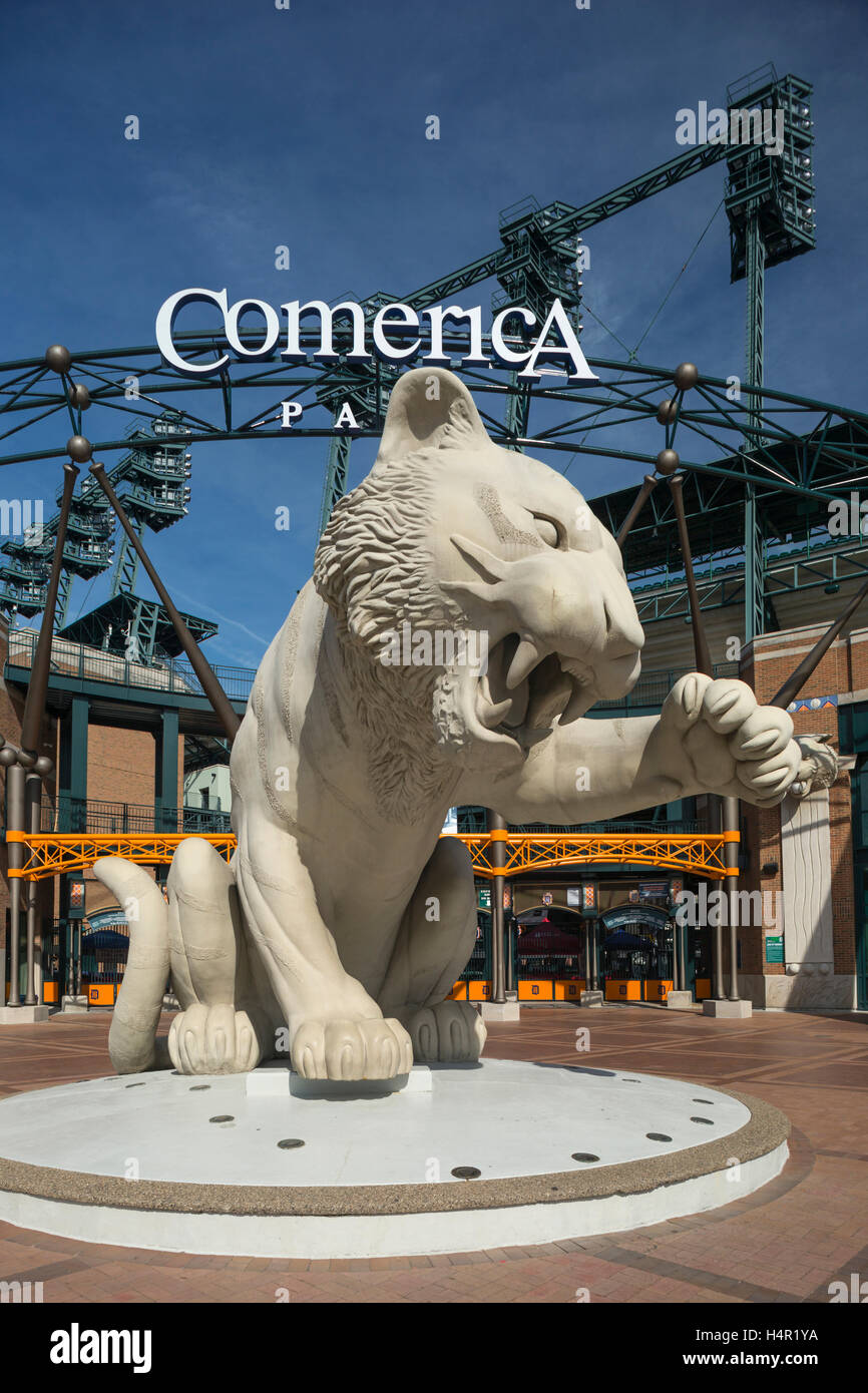 TIGER ENTRANCE STATUE (©MICHEAL KEROPIAN 2000) COMERICA PARK BASEBALL STADIUM DOWNTOWN DETROIT