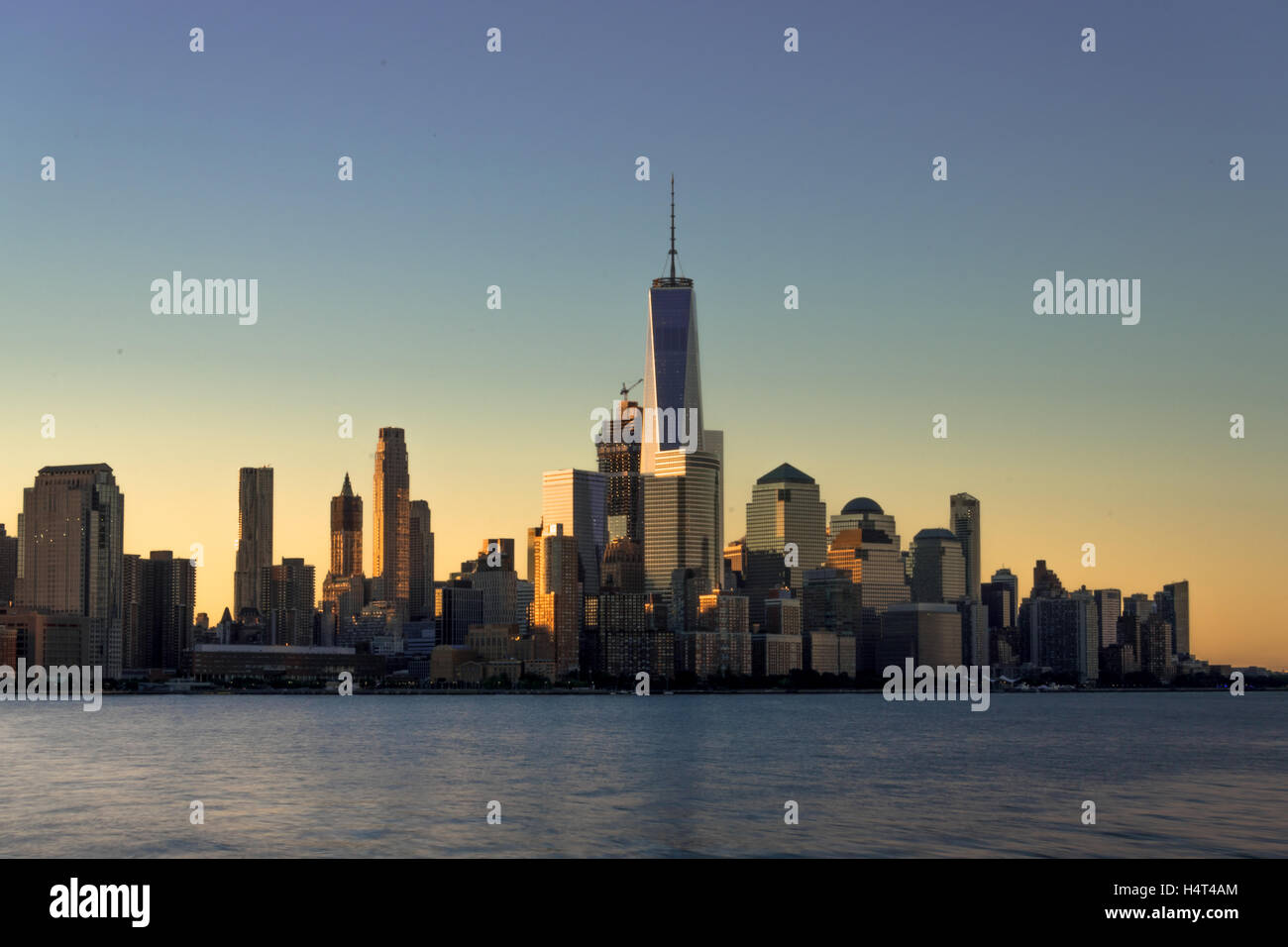 Nyc sunrise hi-res stock photography and images - Alamy