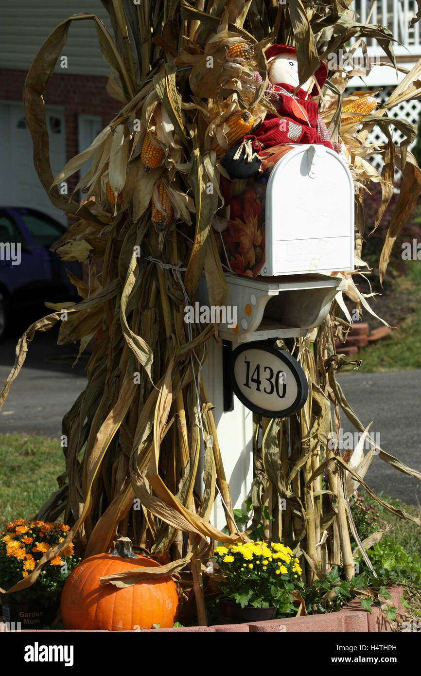 Outdoor Fall Decoration Around Mailbox Stock Photo 123472009 Alamy