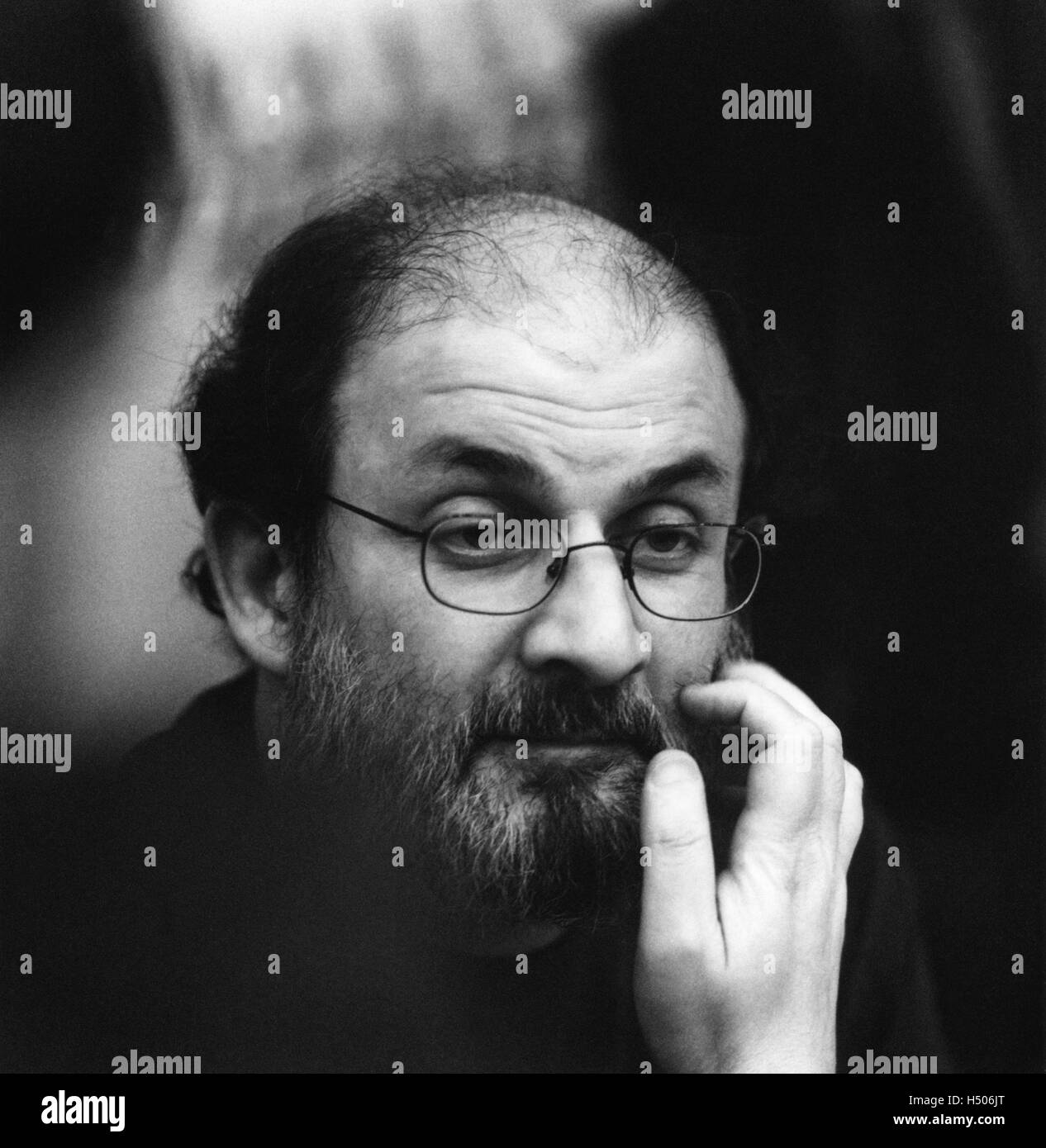 Salman Rushdie, 1999 Stock Photo - Alamy