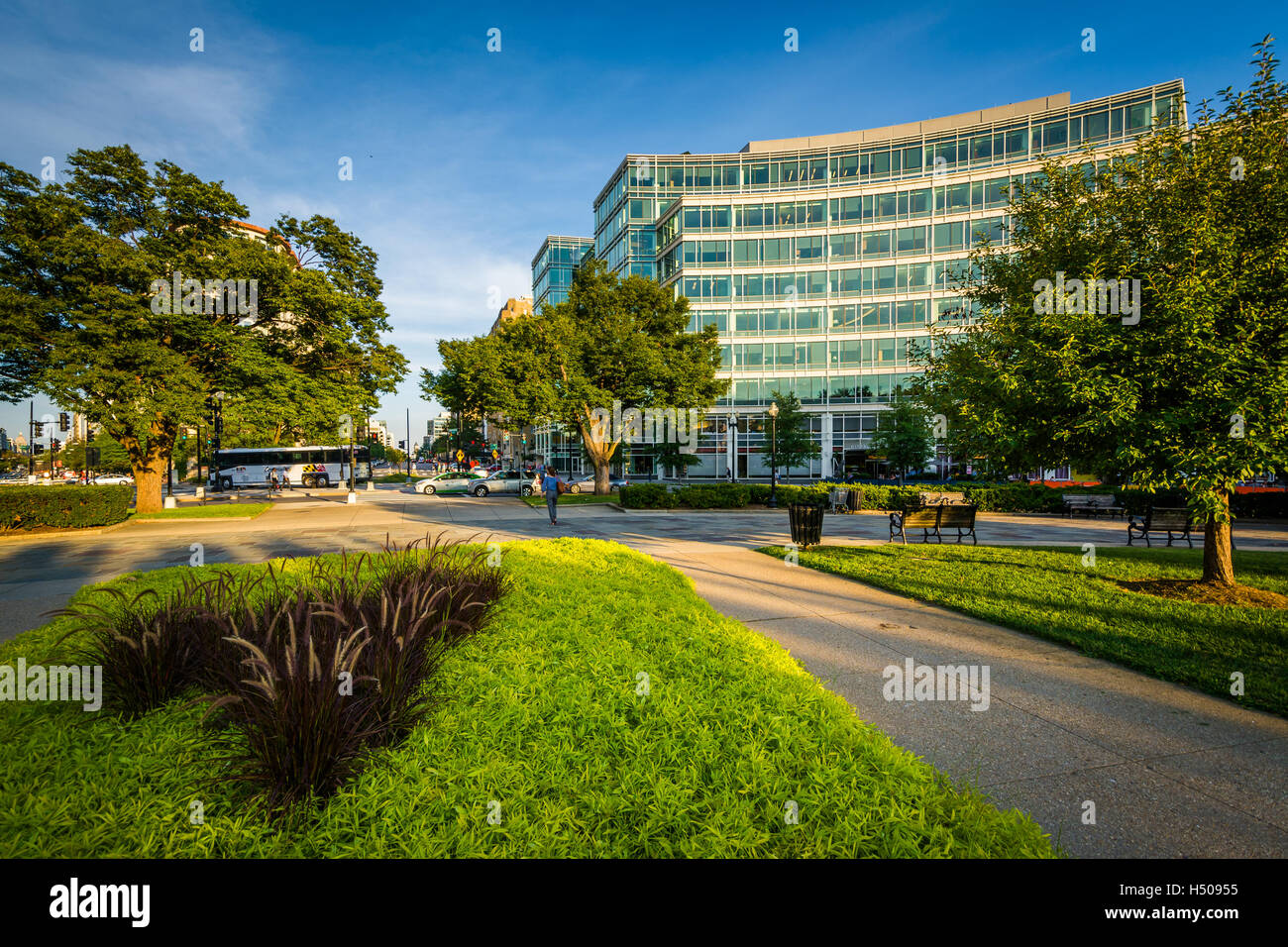 Walkway at Washington Circle in Washington, DC Stock Photo Alamy