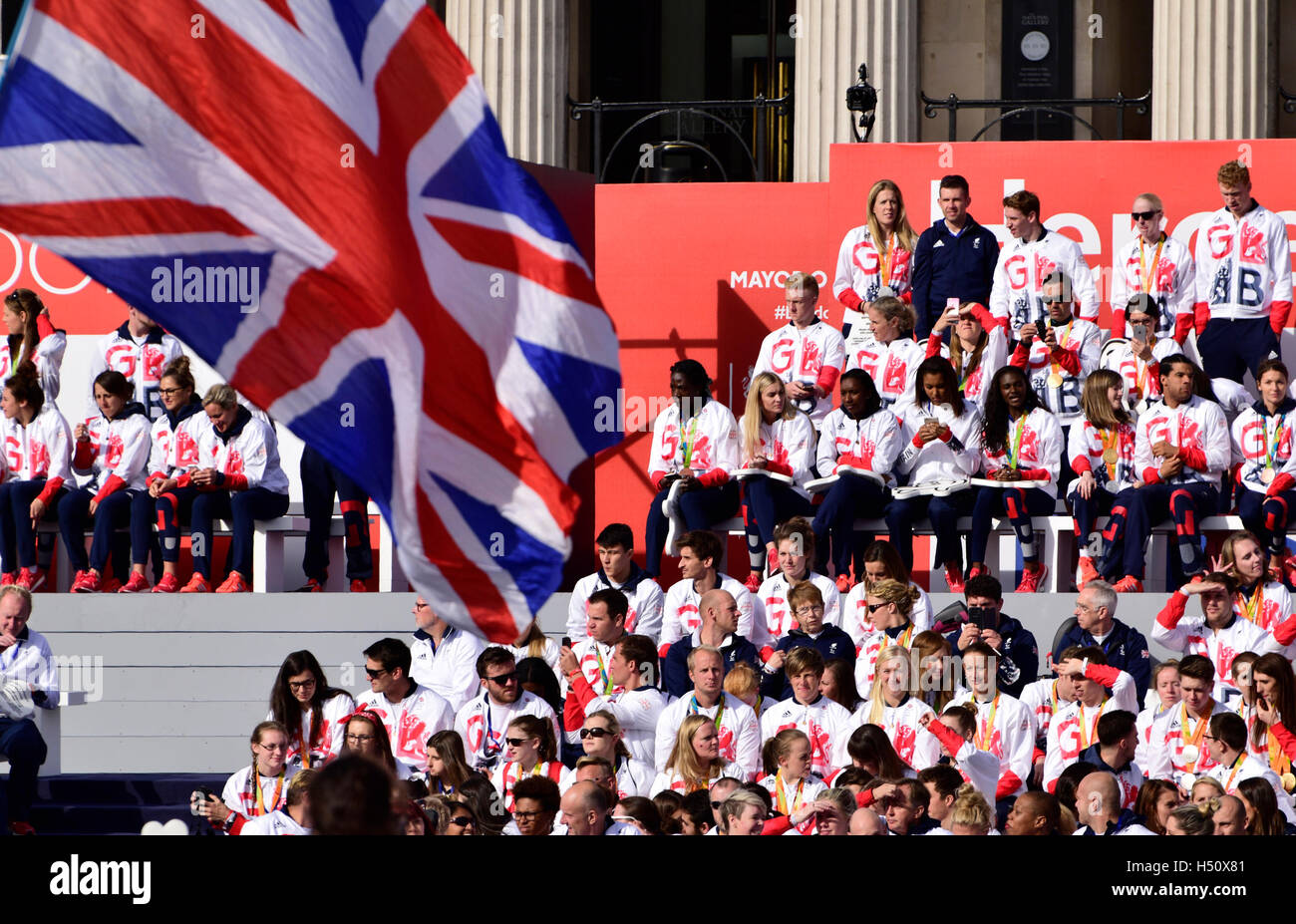 London, UK. 18th October, 2016. Heroes Return celebrations to welcome the Olympic and Paralympic competitors from Rio 2016. Credit:  PjrNews/Alamy Live News Stock Photo