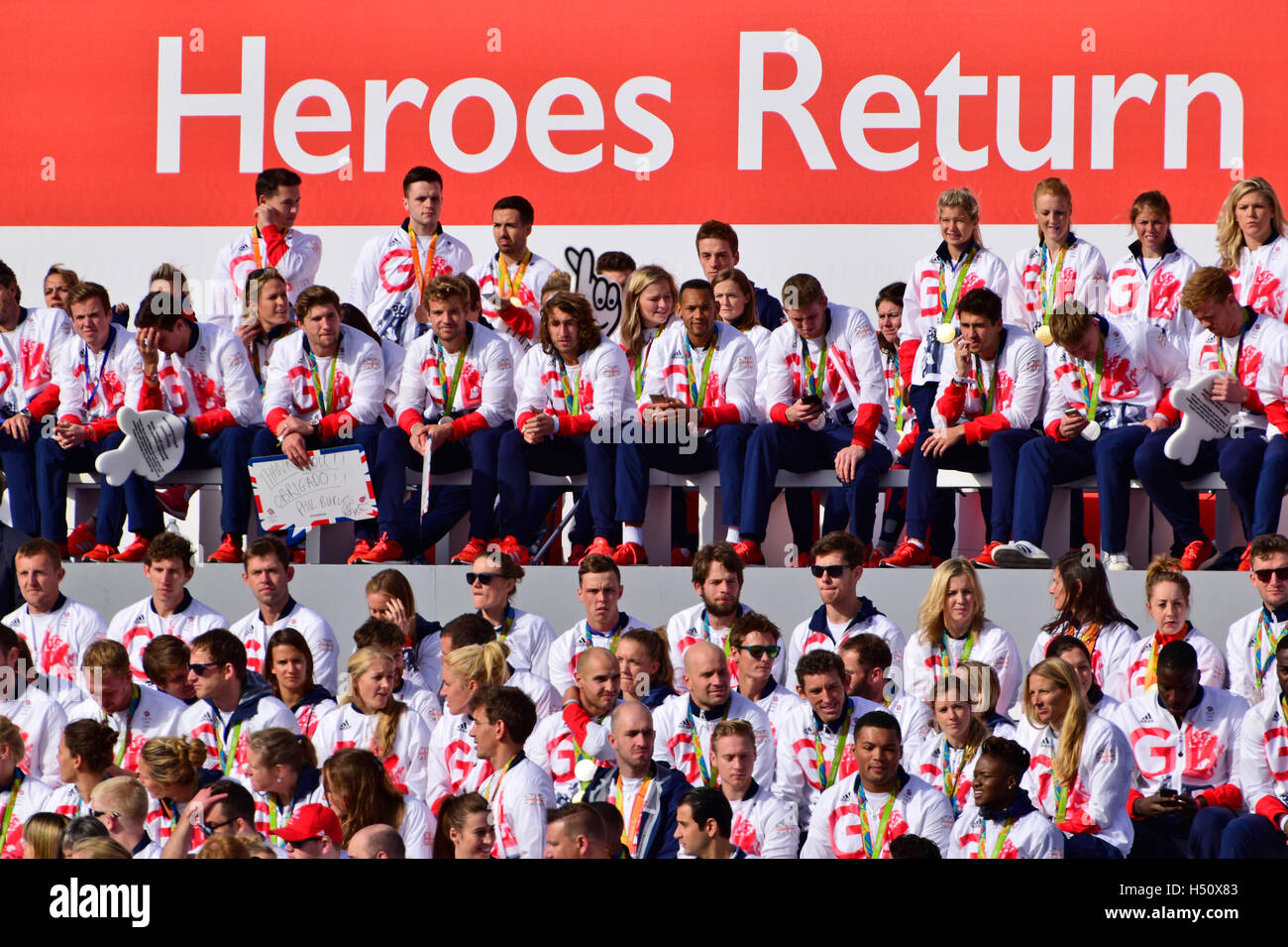 London, UK. 18th October, 2016. Heroes Return celebrations to welcome the Olympic and Paralympic competitors from Rio 2016. Credit:  PjrNews/Alamy Live News Stock Photo