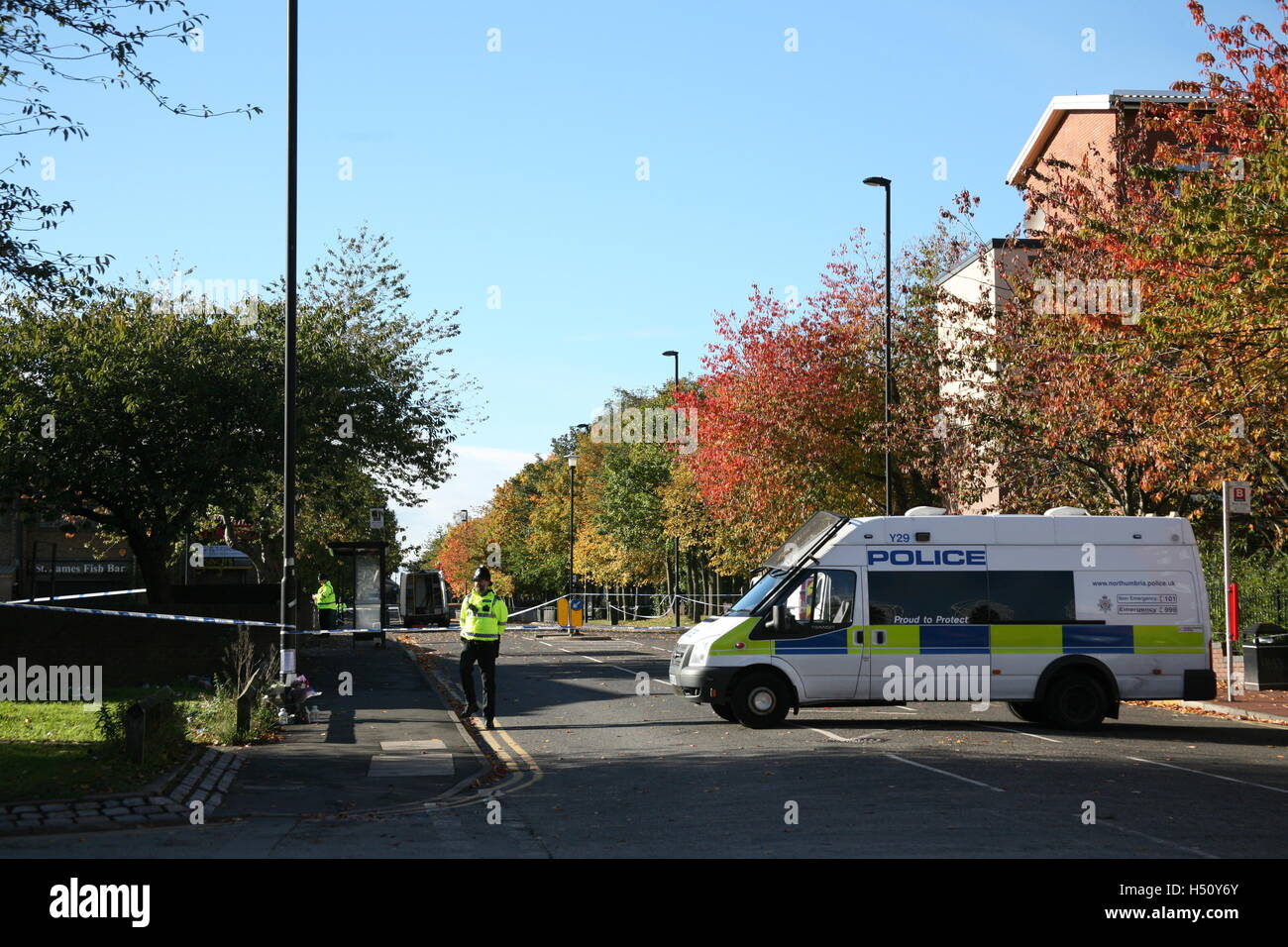 Newcastle upon Tyne, UK. 18th October, 2016. Killing on Stanhope Street in Arthur's Hill. 27-year-old woman named as Jodie Wilkinson has died of her injuries and a 25-year-old man remains in a critical condition. Three men aged 22, 25 and 25 have been arrested.   Credit:  David Whinham/Alamy Live News Stock Photo