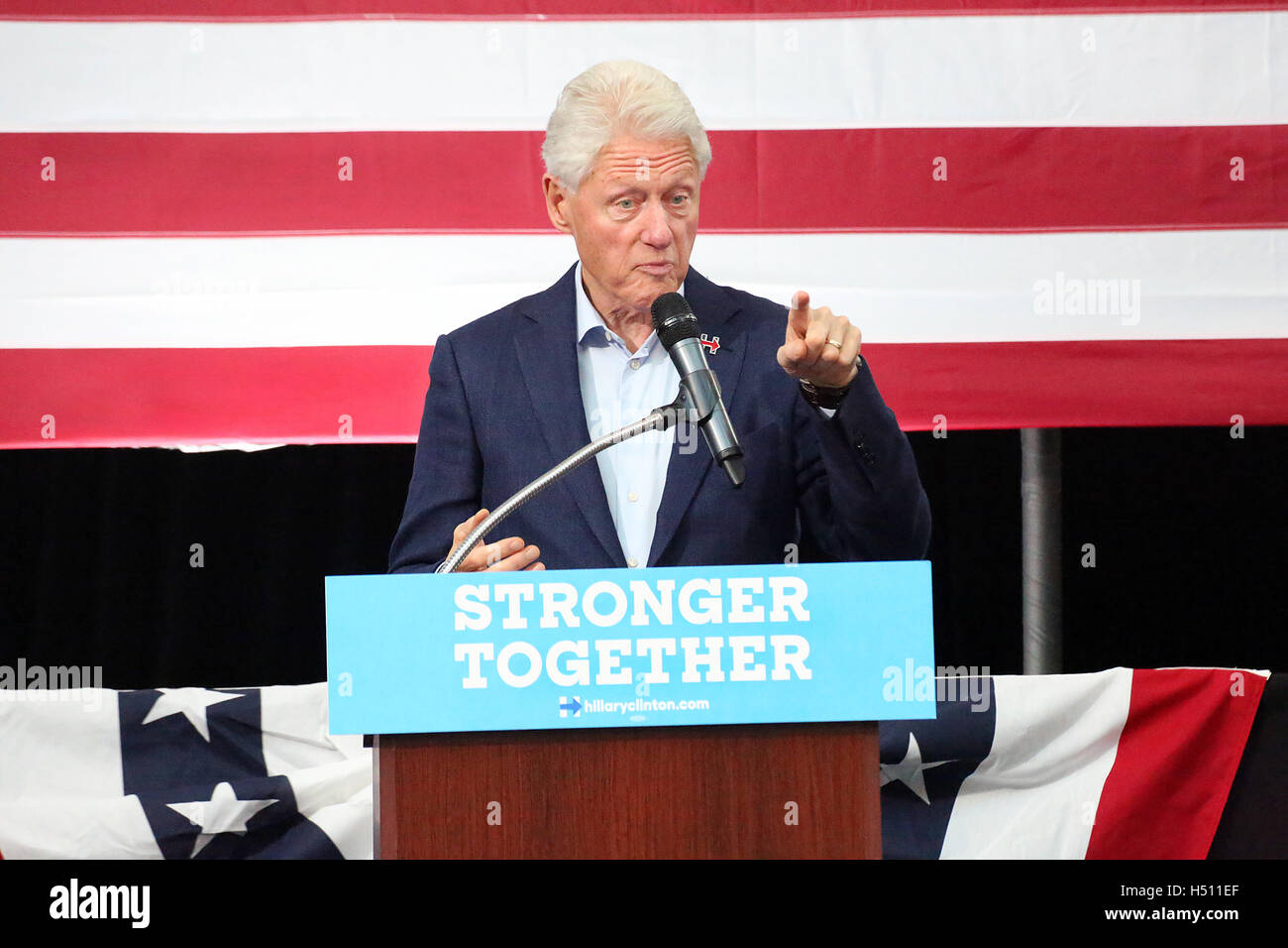 Blue Bell, PA, USA. 18th Oct, 2016. President Bill Clinton pictured urging Pennsylvanians to make a plan to vote for Hillary Clinton on November 8 and to support her agenda to build an economy that works for everyone, not just those at the top, and her vision for an America that is stronger together at Park House Hall Atrium-Montgomery County Community College in Blue Bell, Pa on October 18, 2016 Credit:  Star Shooter/Media Punch/Alamy Live News Stock Photo