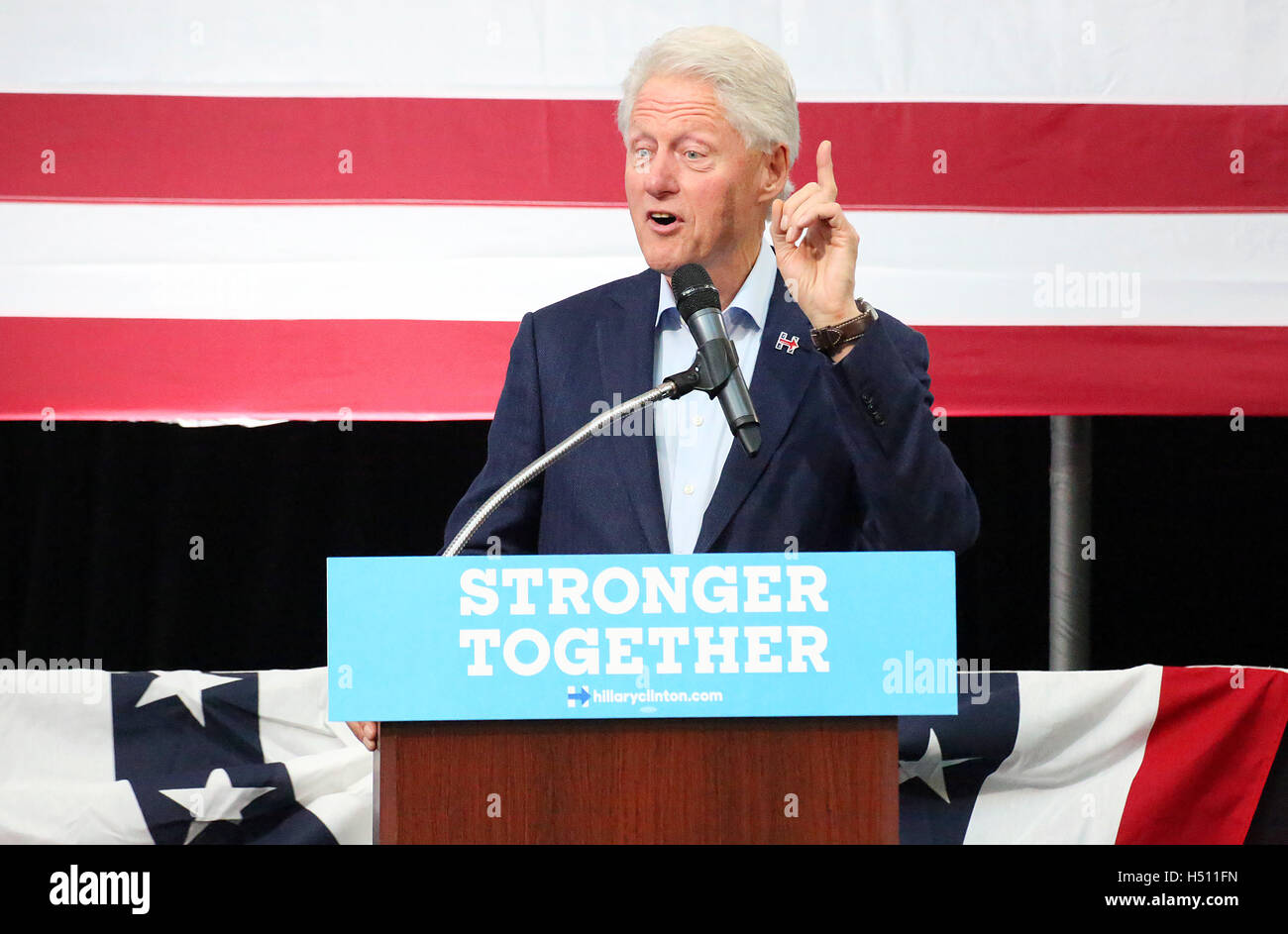 Blue Bell, PA, USA. 18th Oct, 2016. President Bill Clinton pictured urging Pennsylvanians to make a plan to vote for Hillary Clinton on November 8 and to support her agenda to build an economy that works for everyone, not just those at the top, and her vision for an America that is stronger together at Park House Hall Atrium-Montgomery County Community College in Blue Bell, Pa on October 18, 2016 Credit:  Star Shooter/Media Punch/Alamy Live News Stock Photo