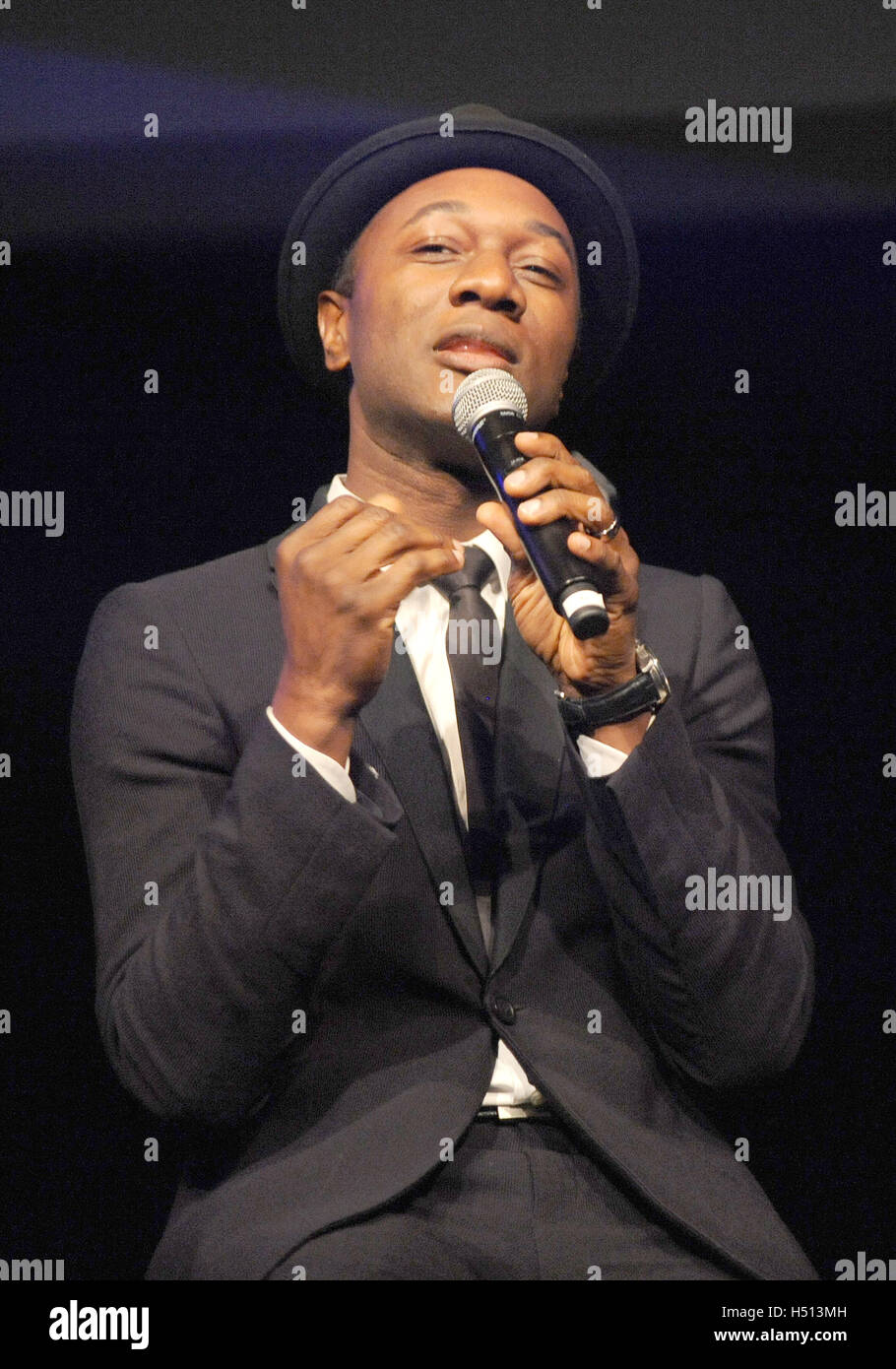 New York, NY, USA. 18th Oct, 2016. Singer Aloe Blacc performa at the