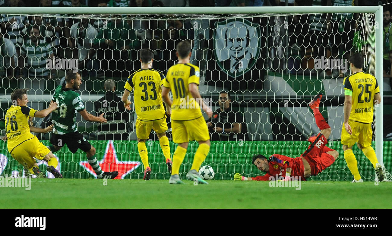 Adrian Ramos heads Borussia Dortmund into knockout stage