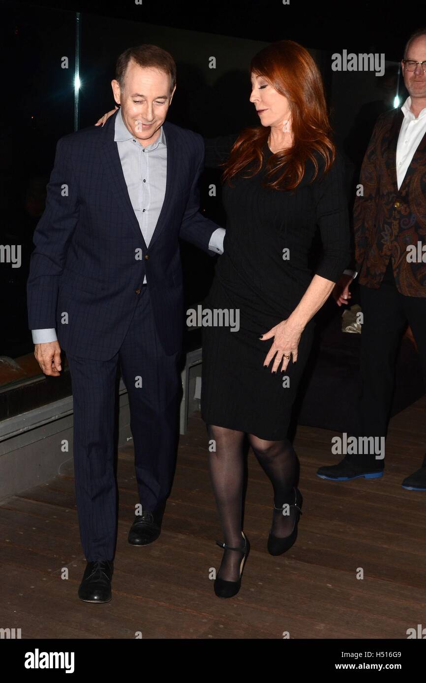 Los Angeles, CA, USA. 18th Oct, 2016. Paul Reubens, Cassandra Peterson at arrivals for ELVIRA: MISTRESS OF THE DARK Book Release Party, Rooftop at the Roosevelt Hollywood, Los Angeles, CA October 18, 2016. Credit:  Priscilla Grant/Everett Collection/Alamy Live News Stock Photo