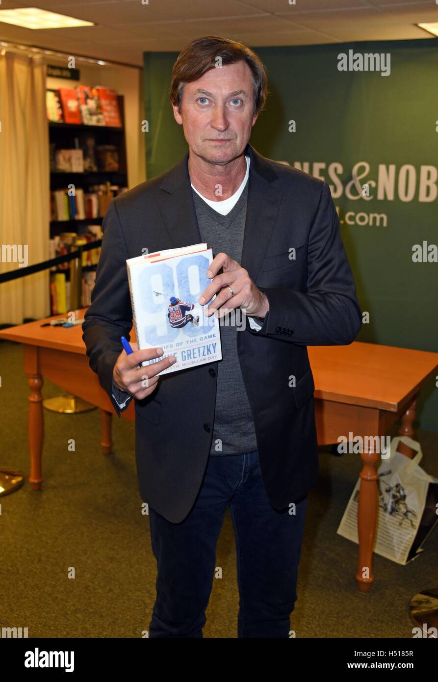 New York Ny Usa 19th Oct 2016 Wayne Gretzky At In Store Stock