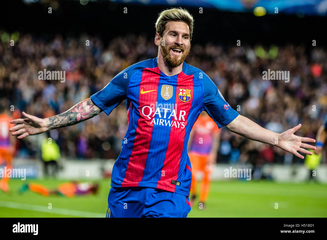 Barcelona, Catalonia, Spain. 19th Oct, 2016. FC Barcelona forward MESSI celebrates his goal during the Champions League match between FC Barcelona and Manchester City at the Camp Nou stadium in Barcelona Credit:  Matthias Oesterle/ZUMA Wire/Alamy Live News Stock Photo