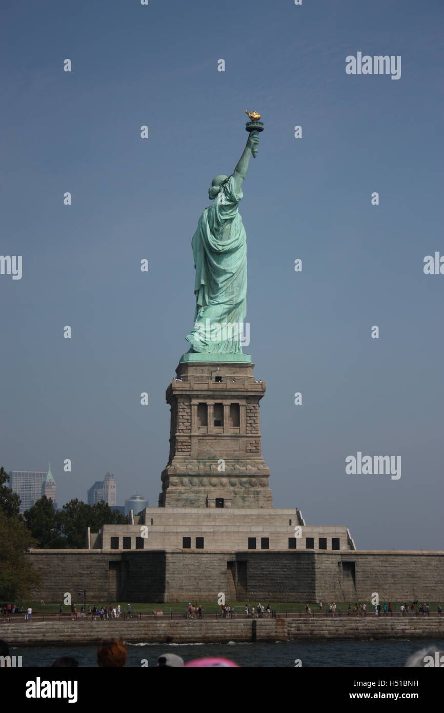 Statue of Liberty from the side in New York Stock Photo