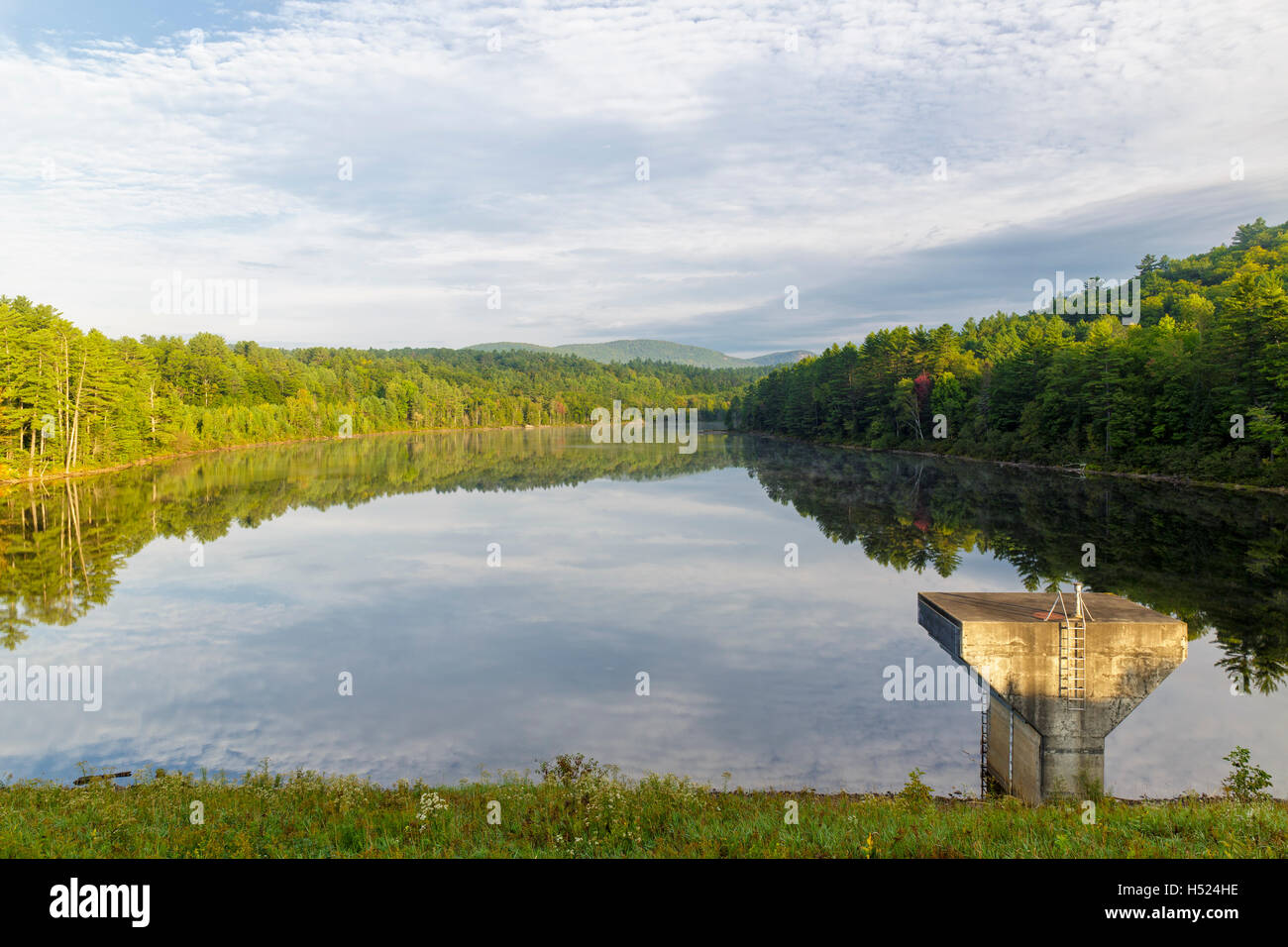 Baker river dam hires stock photography and images Alamy