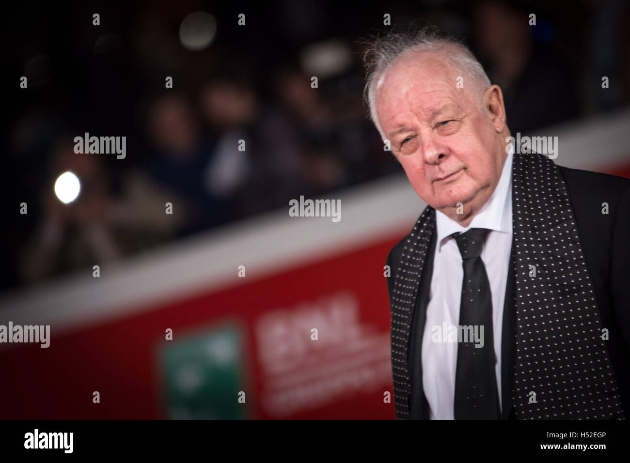 Rome, Italy. 18th Oct, 2016. Jim Sheridan walks in a red carpet for 'The Secret Scripture - Il Segreto' during the 11th Rome Film Festival at Auditorium Parco Della Musica in Rome, © Andrea Ronchini/Pacific Press/Alamy Live News Stock Photo