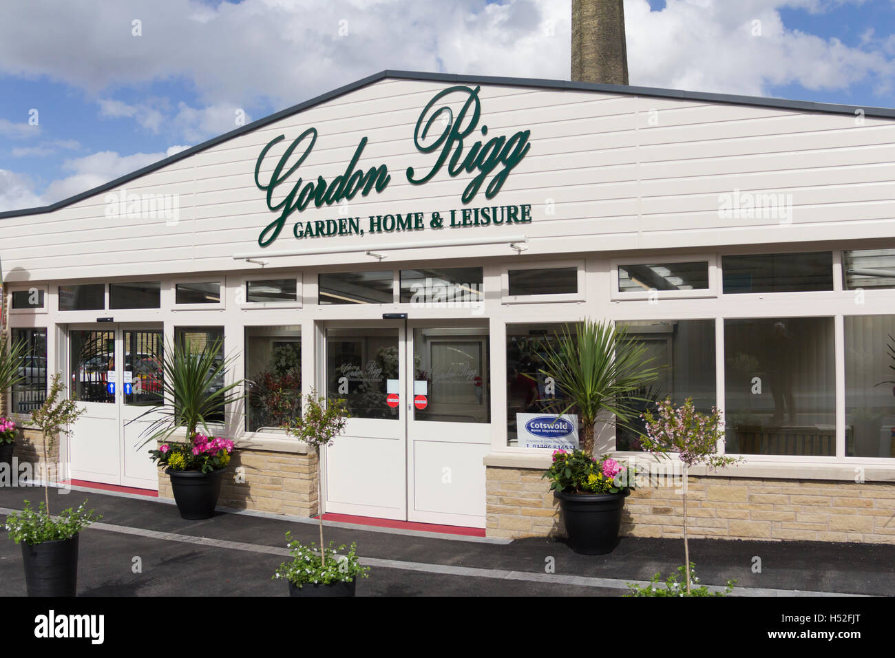 Entrance to Gordon Rigg garden centre, Rochdale Road,  Walsden in Lancashire. Gordon Rigg is a family business. Stock Photo