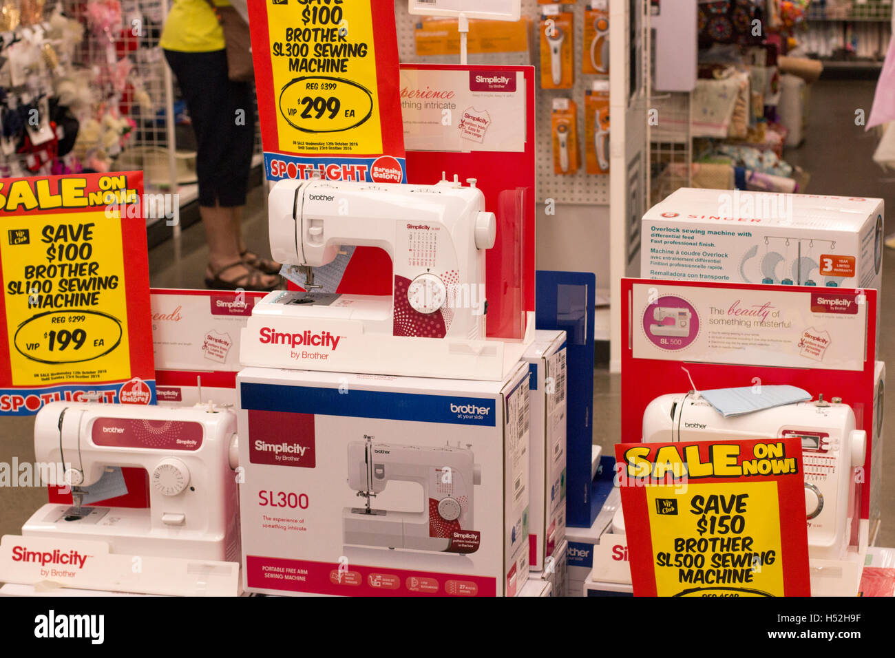 Knitting machines hires stock photography and images Alamy